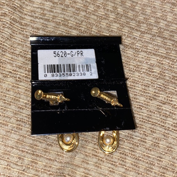 ⭐️NWT Vintage NAPIER Clip Earrings - Picture 6 of 8